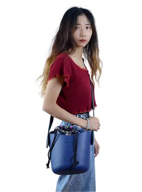 2025Obag款水桶包AMbag硅胶EVA印花拉绳内胆衬女士单肩斜跨手提包