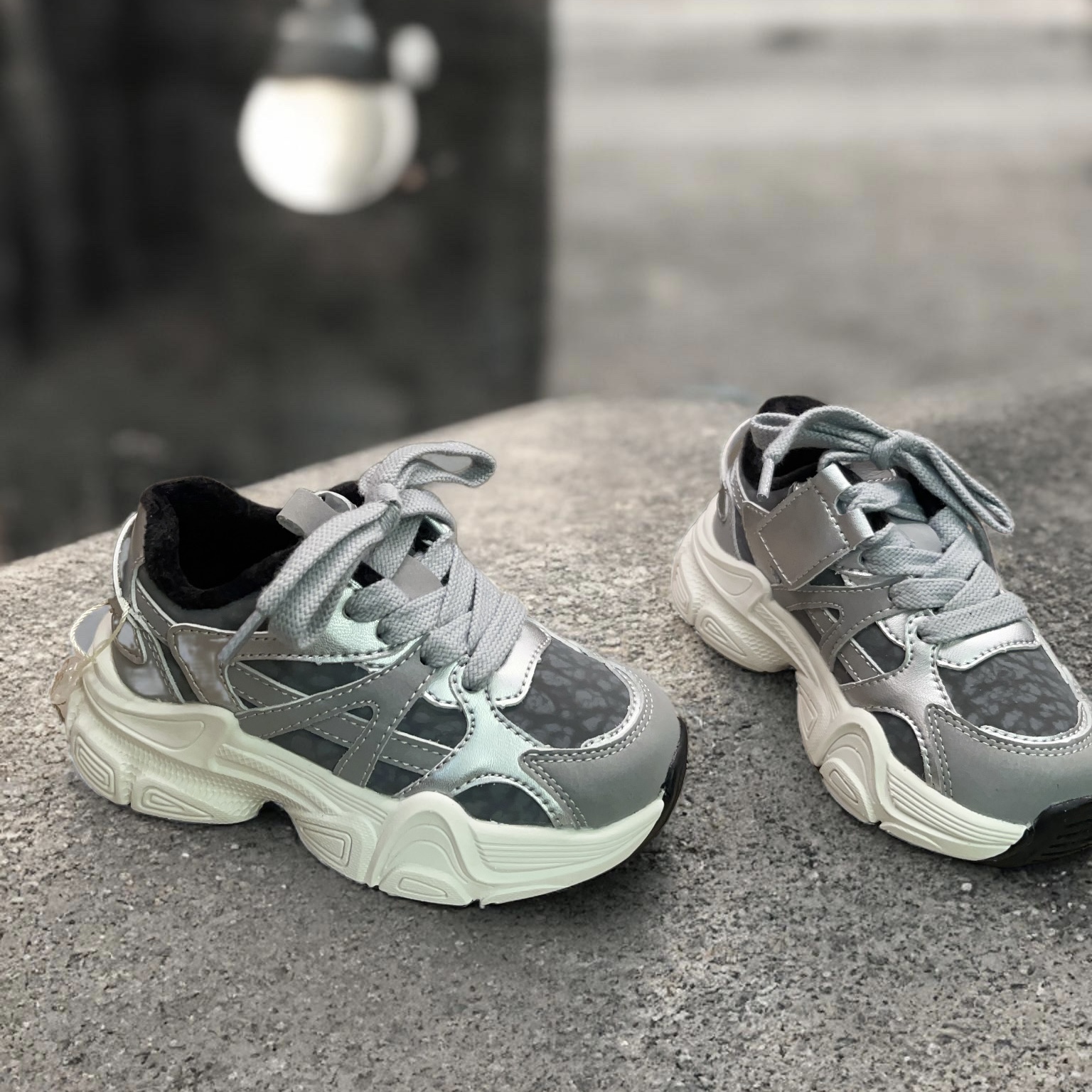 芭杜乐BADULE薄绒保暖运动鞋魔术贴简约学生轻便休闲百搭冬季童鞋