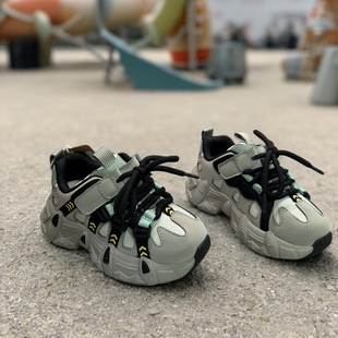 芭杜乐BADULE简约时尚运动鞋魔术贴动感实用舒适前卫2025秋季童鞋