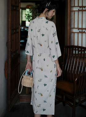 江南范新中式改良刺绣女士旗袍2024洋气日常可穿薄款微喇袖连衣裙