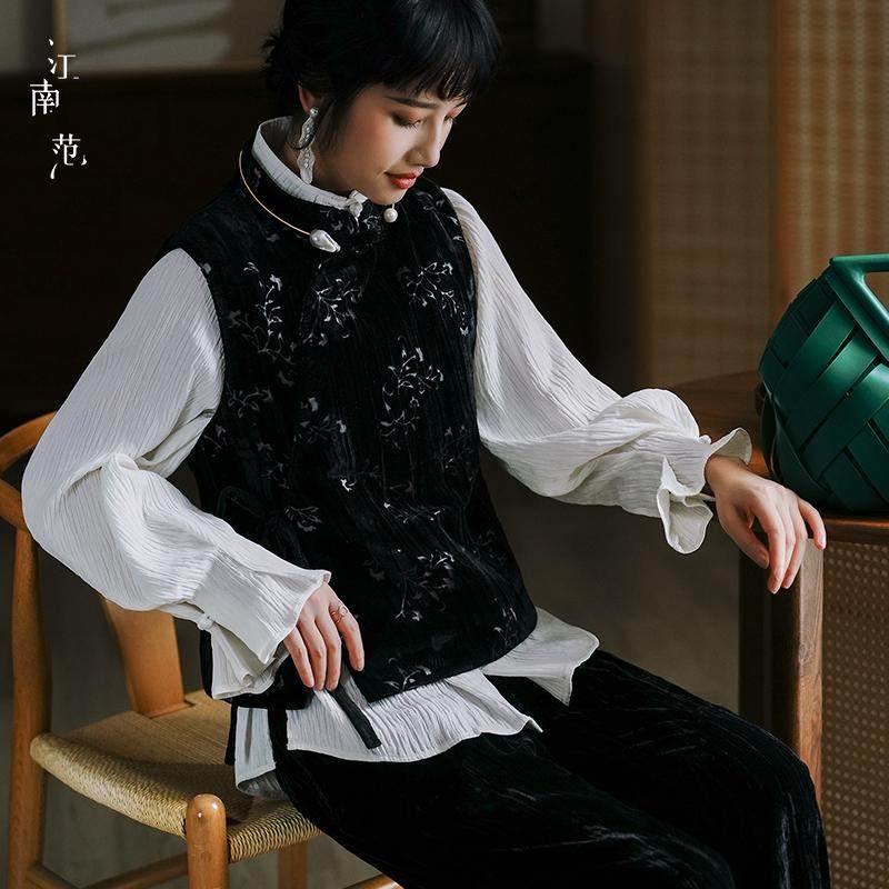 江南范黑色夹棉新中式唐装马甲改良复古2024年秋冬年轻款盘扣小衫