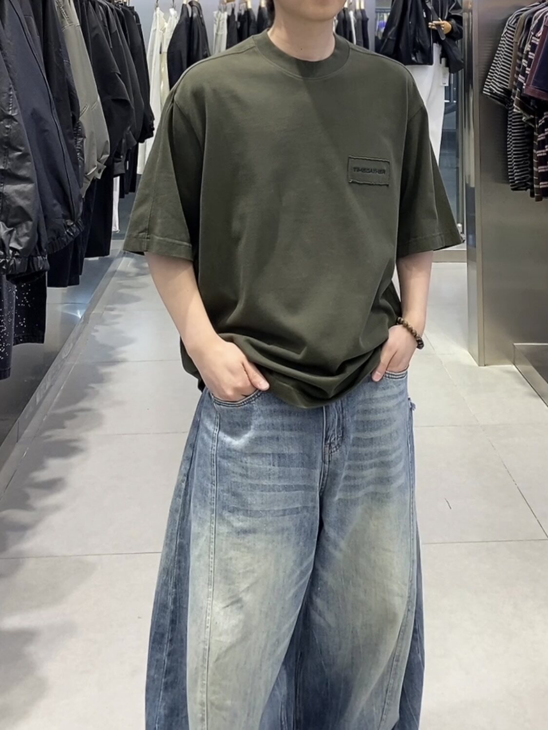 2026新款春装钉珠圆领短袖T恤男半袖上衣时尚百搭休闲宽松短袖