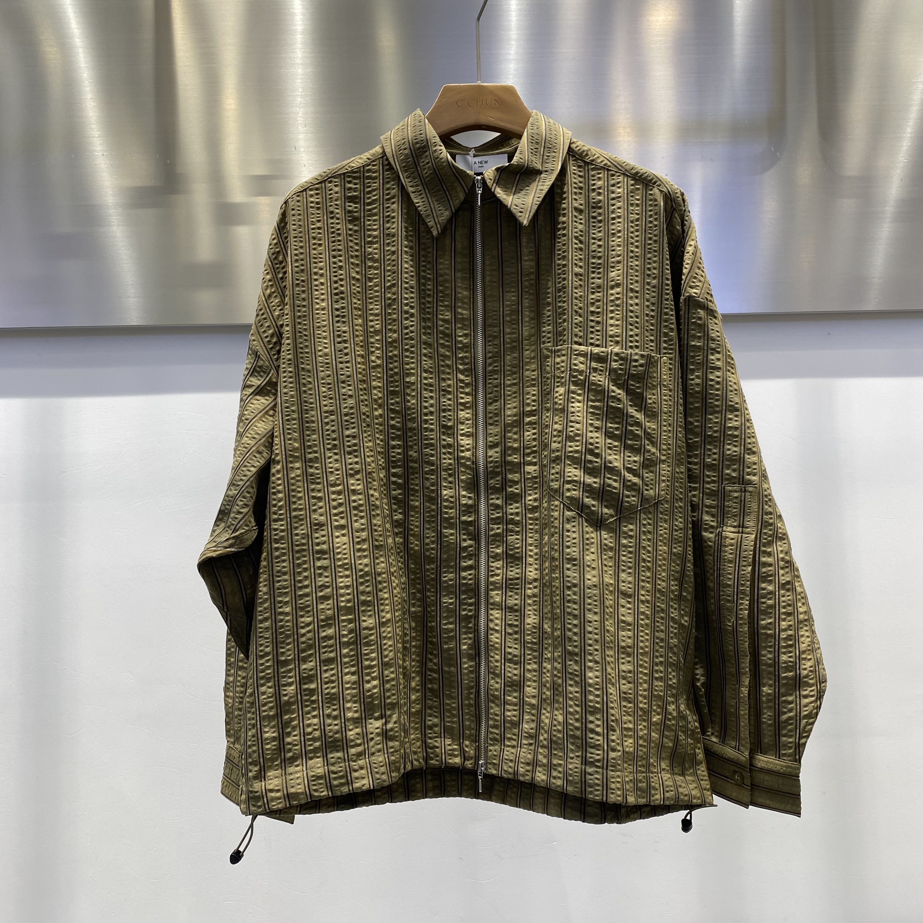 2026新款春装条纹皱感面料复古衬衫拉链开衫外套男时尚百搭上衣