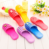 塑料包头夏季 女 女士家居家卡通柔软透气洞洞鞋 拖鞋 浴室防滑凉拖鞋