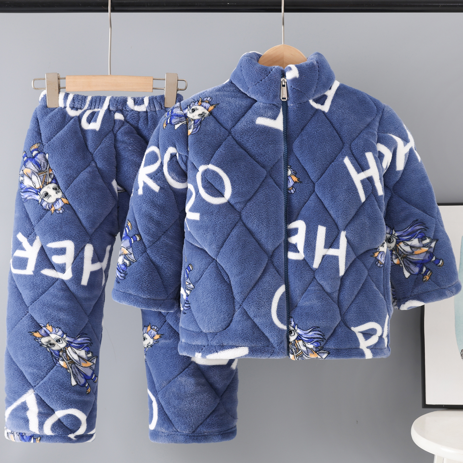 2025年新款三层夹棉儿童睡衣男孩女宝加厚加绒保暖家居服亲子套装