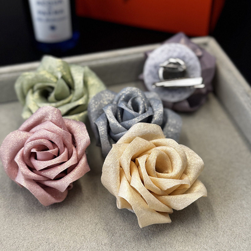 法式亮丝气质布艺缎面立体山茶花胸针手工花朵秋冬胸花发夹