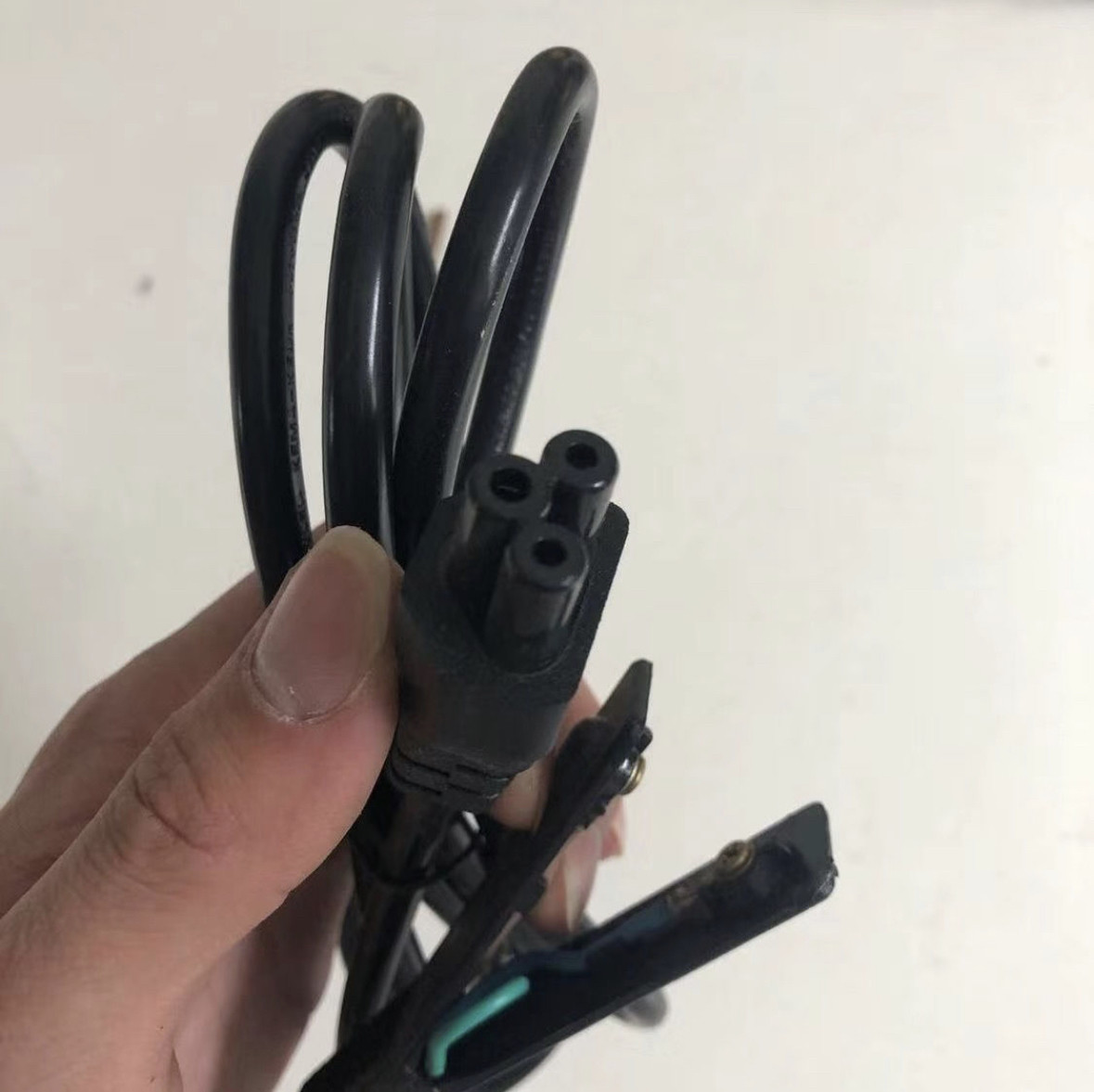 三孔开关梅花头逆变器开关带落水保护线升压器手捏手按手控开关图片
