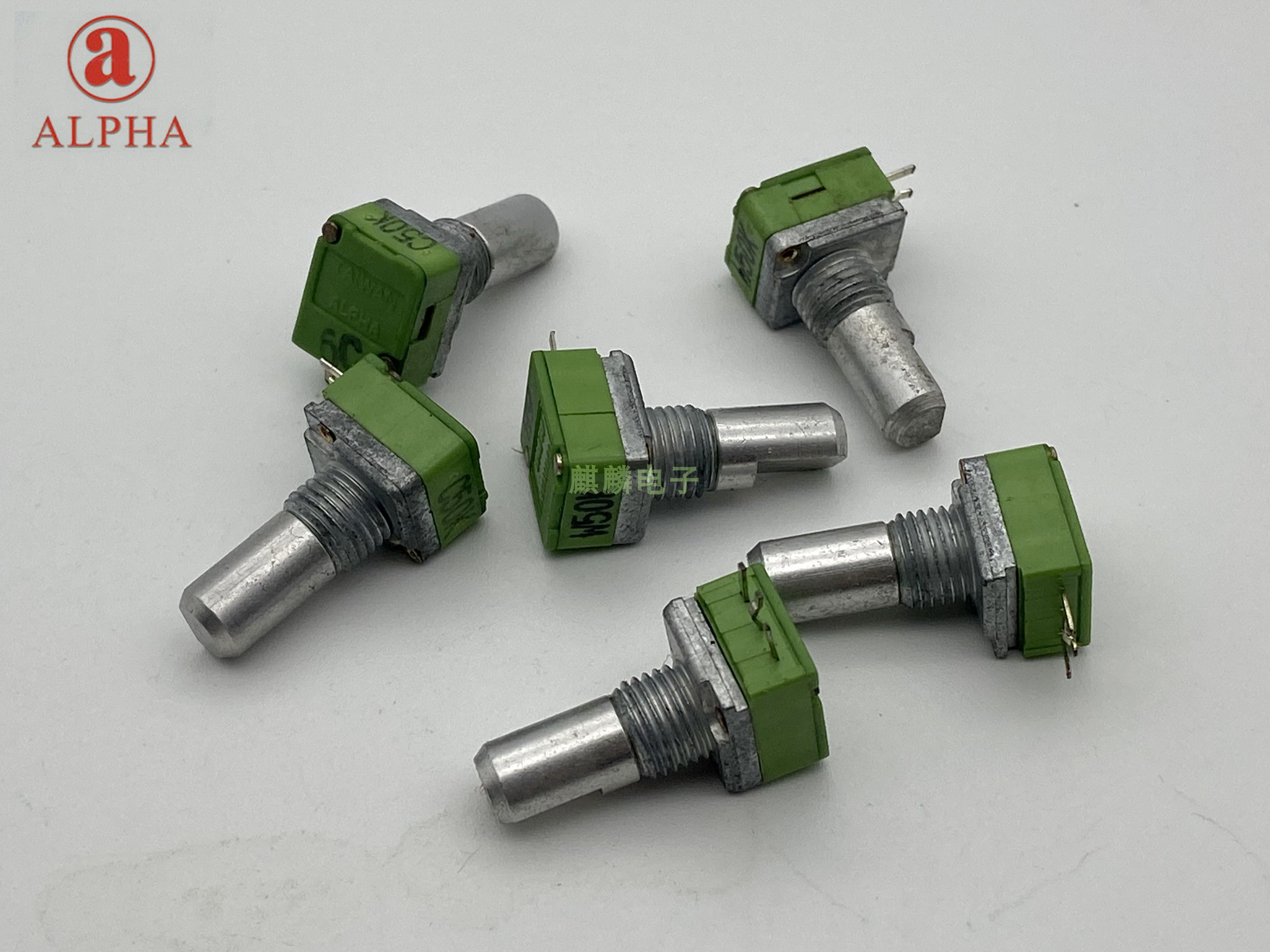 台湾Alpha RK09型3脚单联精密音量电位器 A100K C50K W50K 15MM柄