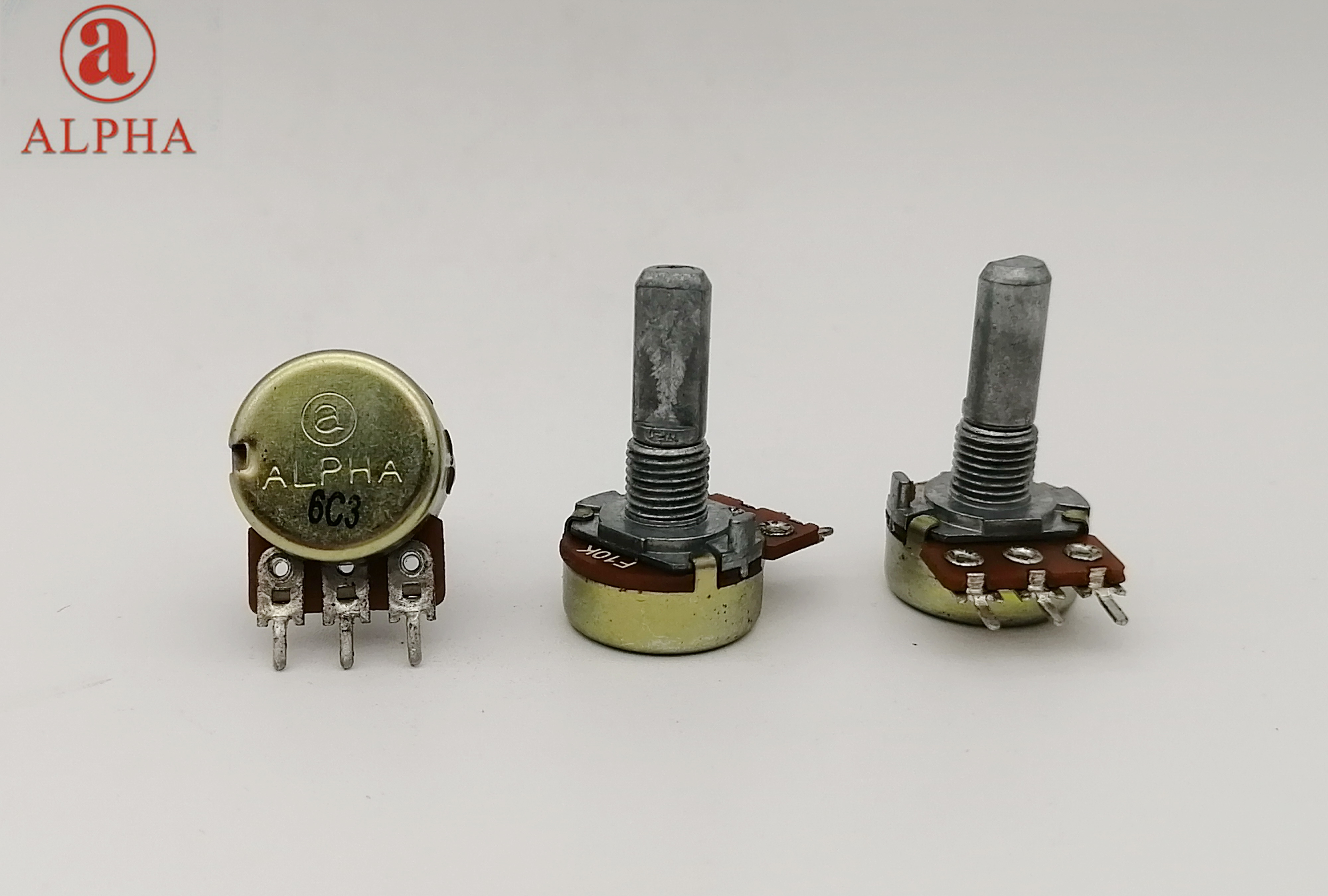 台湾ALPHA 16型单联电位器F10K  20MM半轴 40点步进 音响功放音量