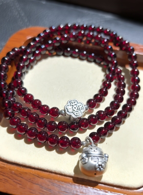 原创新款天然酒红色石榴石手链女双圈多圈叠戴水晶手串银配件转运