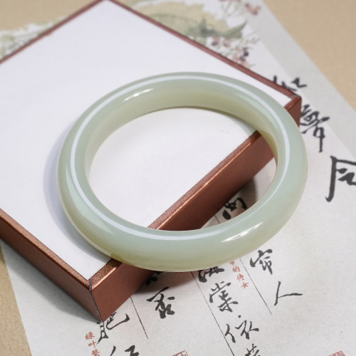 新疆且末料青白玉手镯56mm和田玉女镯子高油性细腻干净近无结构Z