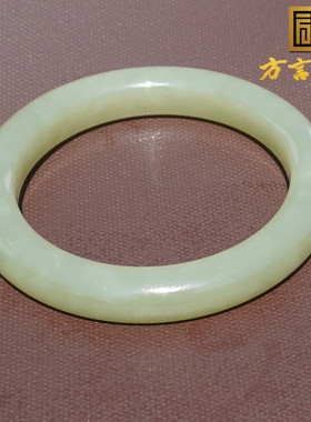 和田玉青海料温润细腻湖水绿手镯