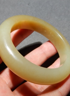 方言且末料糖白玉油润54mm手镯