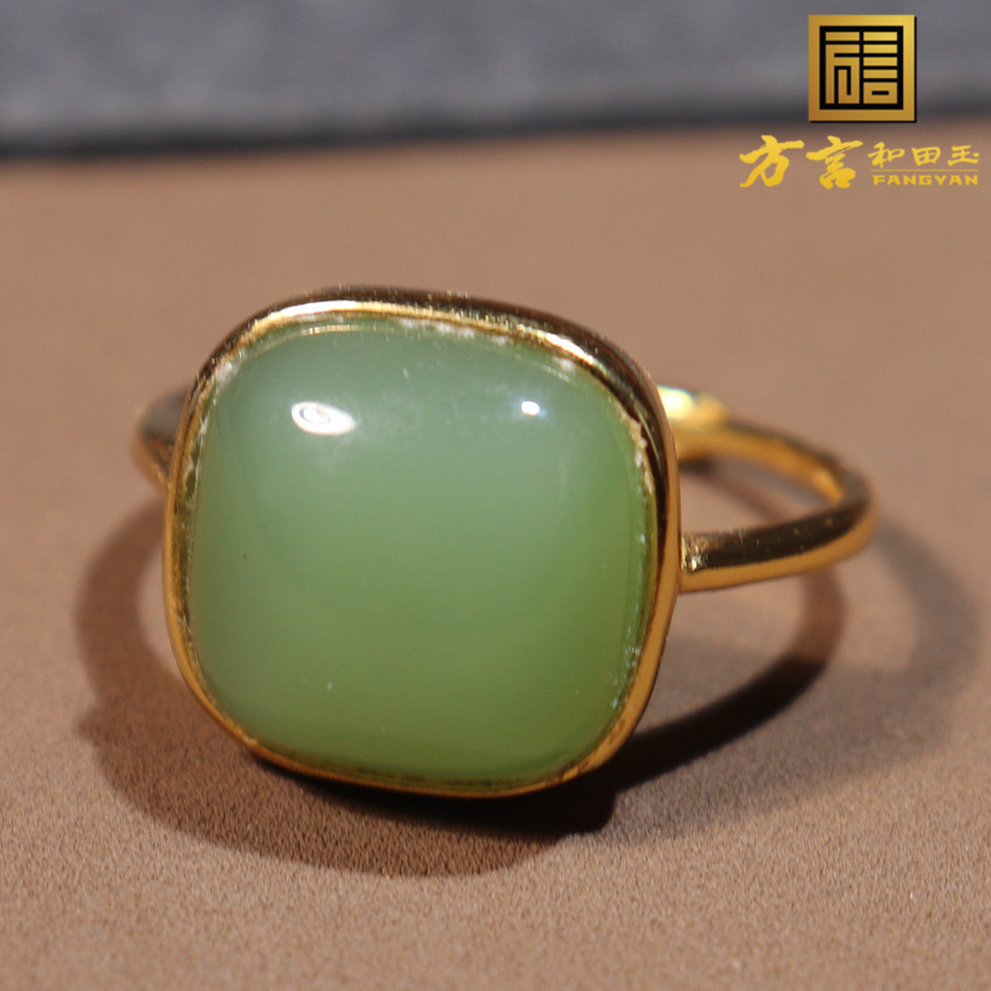 王炸方言和田玉佩戴级俄罗斯老坑辣阳绿碧玉925银镶嵌精美耳钉O1