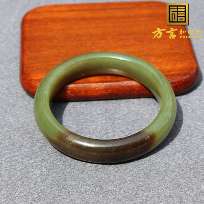 火了方言和田玉精品温润细腻新疆且末料青黄口带糖内径57mm手镯O8