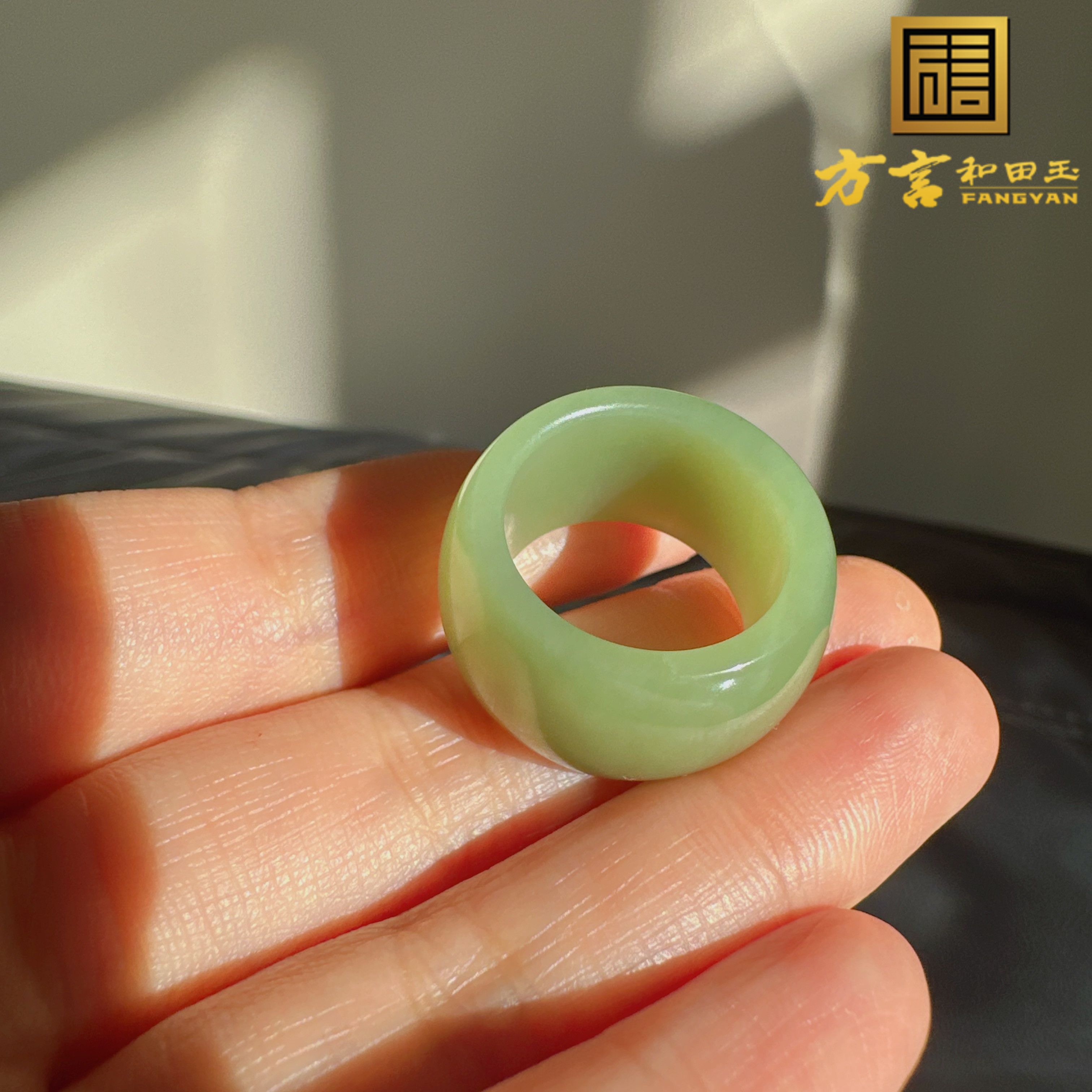 美美哒方言和田玉新疆老熟沙枣青籽料精品细腻17mm玉石戒指戒圈O