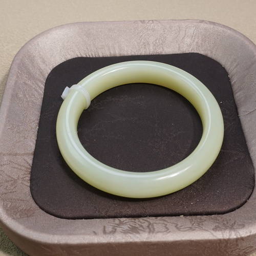 且末黄口料53mm圈口正装手镯