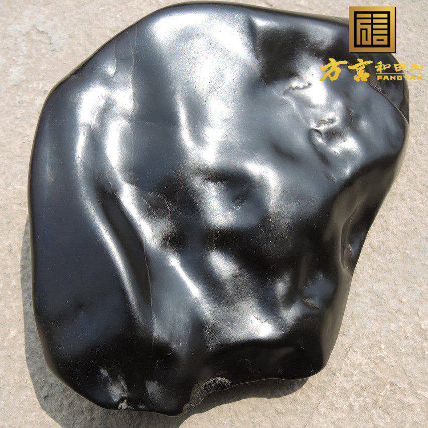 方言镇店之宝珍品老熟红沁皮大块精品新疆墨玉包浆地表籽料原石R