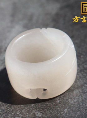 方言和田玉烟灰藕粉底戒指