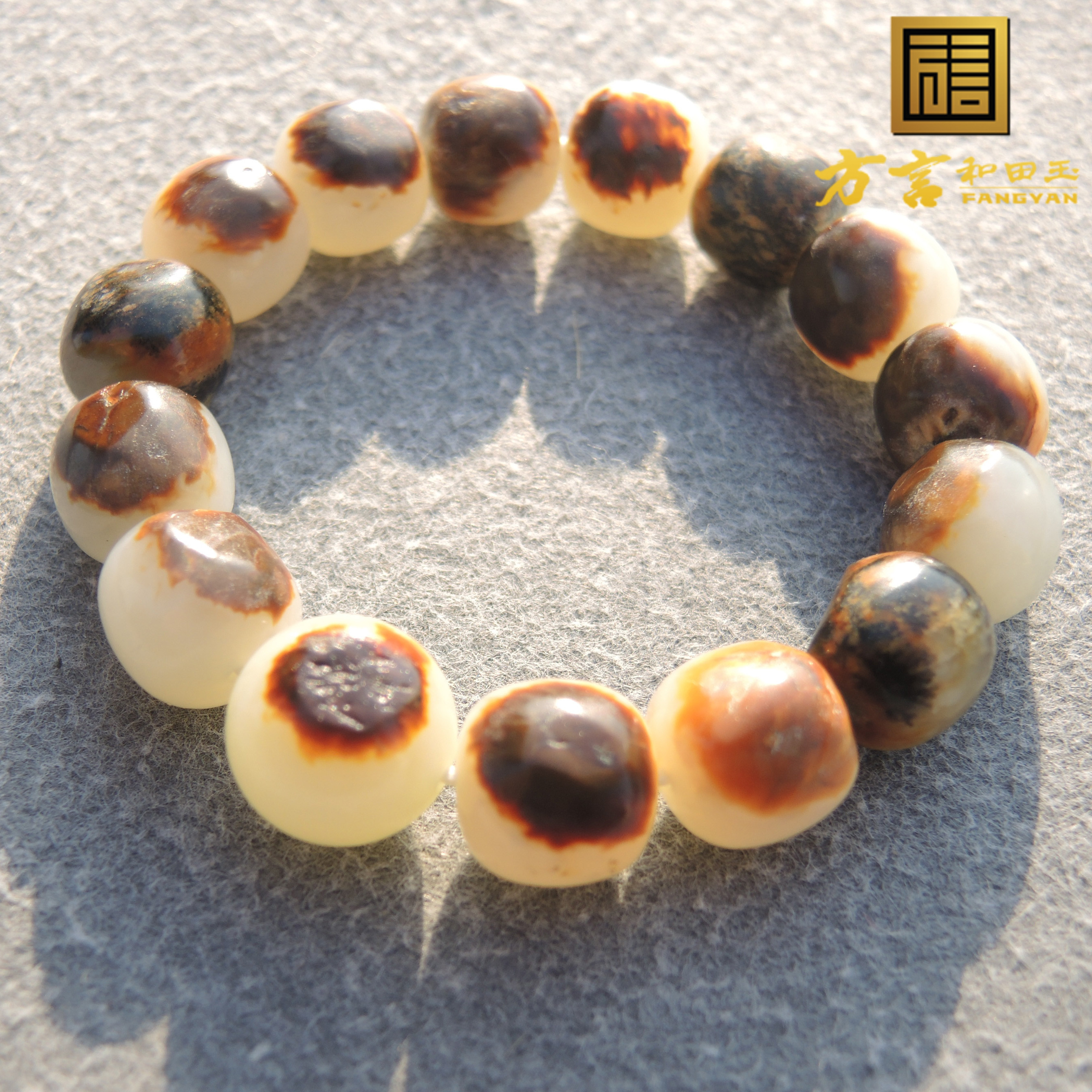 惊呆了方言和田玉臻品老熟细腻颗颗枣红皮白玉籽料16mm手串手链S