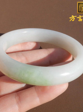 震惊了方言和田玉俄罗斯老坑料油润细腻白玉带翠内径56mm玉手镯s2