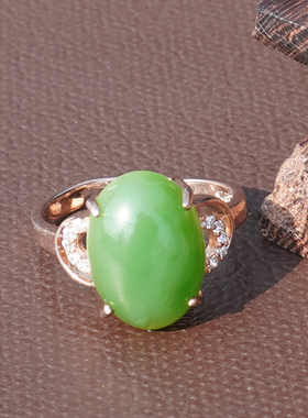 方言俄阳绿碧玉无黑点银镶玉戒指