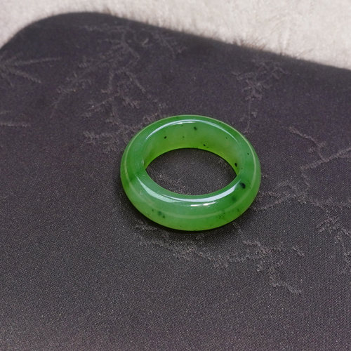 俄罗斯老坑料苹果绿碧玉17mm