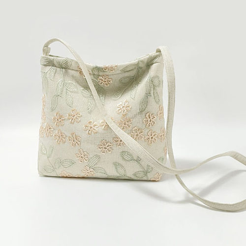 原创百搭米色绣花手提斜背小方包