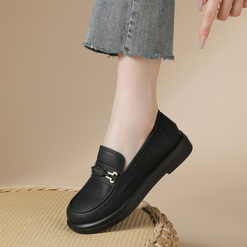 软底舒适防滑妈妈单鞋