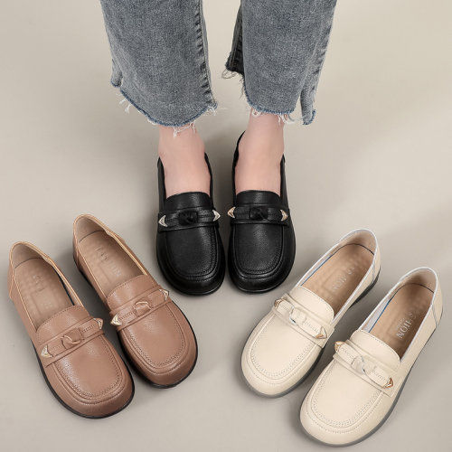 真皮软底妈妈鞋子单鞋舒适不累脚皮鞋中老年人轻便女鞋2025春秋款