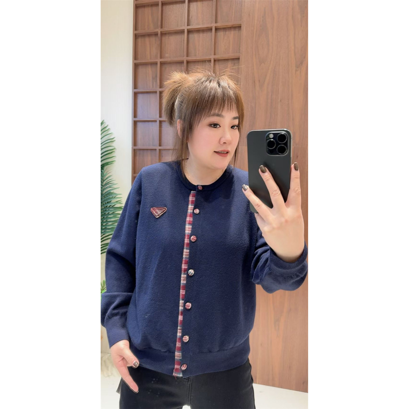 3877妃儿红2025冬季新款大码女装显瘦上衣遮肉毛衣打底针织小衫