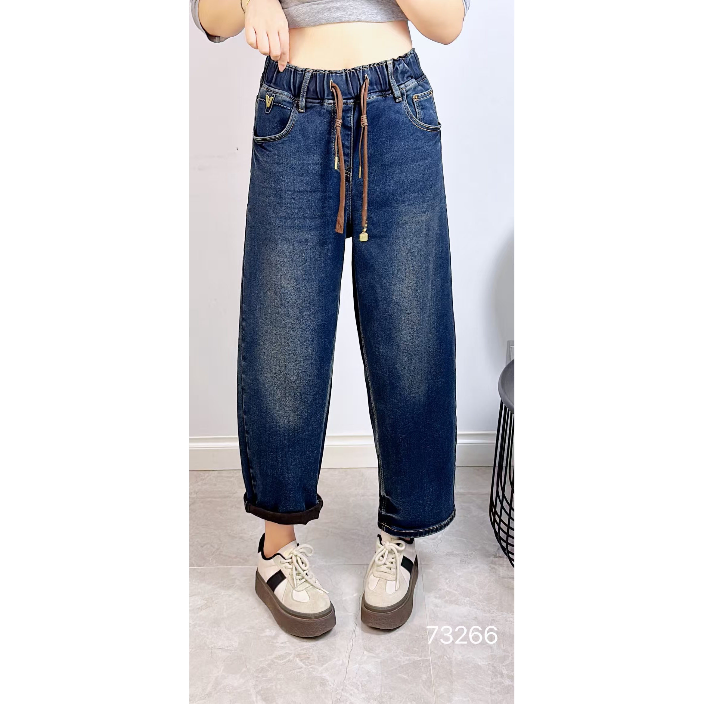 73266莱正雅2025秋冬新款大码女装时尚显瘦加薄绒阔腿牛仔裤九分