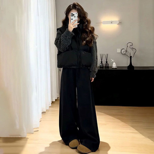 学院风穿搭一整套高领针织衫毛衣+叠穿棉衣马甲外套+黑色百搭长裤