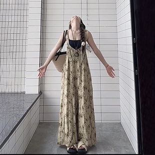 2026夏季新款海边度假风印花背带连体裤搭配黑色吊带上衣两件套装