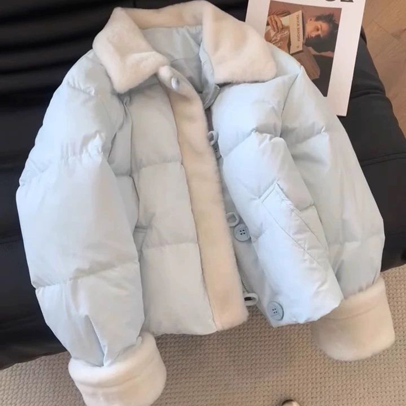 蓝色羊羔毛拼接翻领棉服外套女