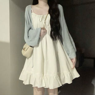 法式学院风白色吊带连衣裙女学生搭配蓝色薄款防晒开衫新款两件套