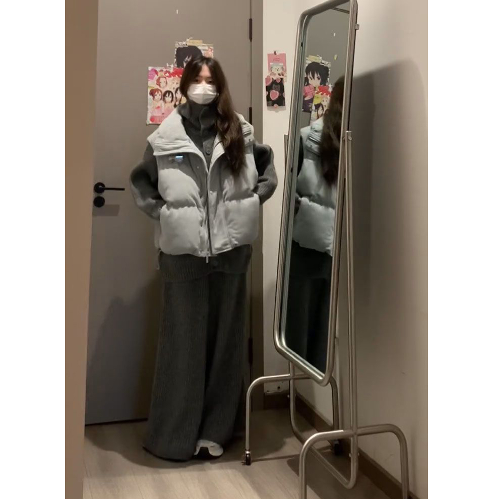 宽松棉服马甲外套+灰色针织毛衣