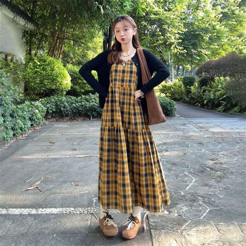 韩系甜美温柔风复古格子吊带连衣裙女+早秋新款黑色针织开衫套装