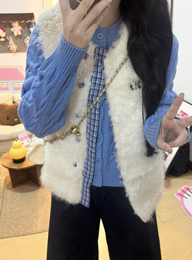 森系温柔风少女穿搭一整套毛茸茸马甲开衫女搭配蓝色圆领麻花毛衣