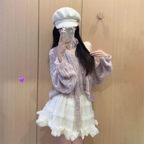 紫色针织毛衣+高腰半身短裙