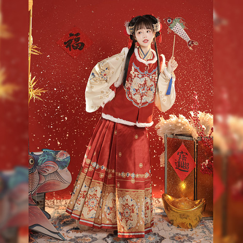 梦屿盛原创汉服2023冬季毛呢绣花