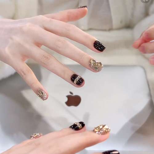 爆闪棕黑 纯手工穿戴酸奶白猫眼爆闪反向法式显嫩美甲贴片10片