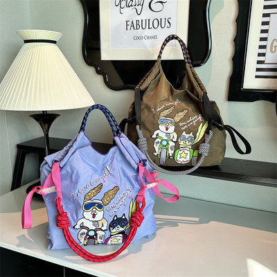 ballchain刺绣购物袋单肩斜跨包