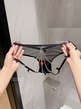 「KISS」带铃铛性感诱惑金属链条开档免脱三角裤火辣内裤