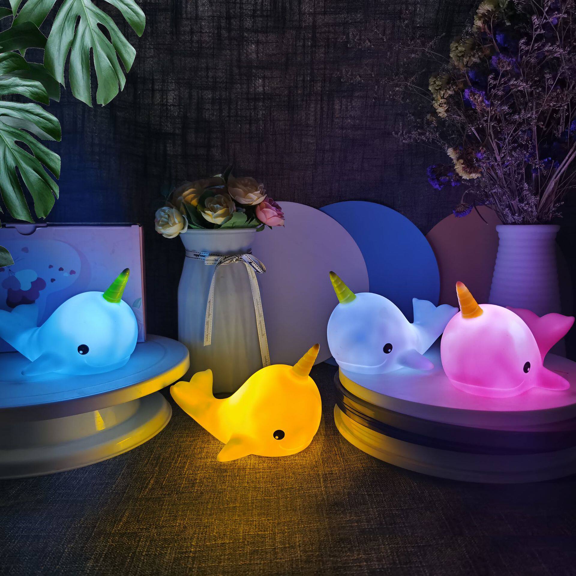 鲸鱼小夜灯搪胶工艺品学生