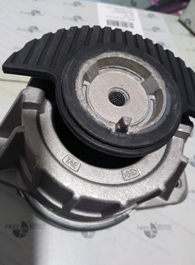 奔驰w212e180e200e260e300e350c200c260glk260发动机机爪胶机脚垫