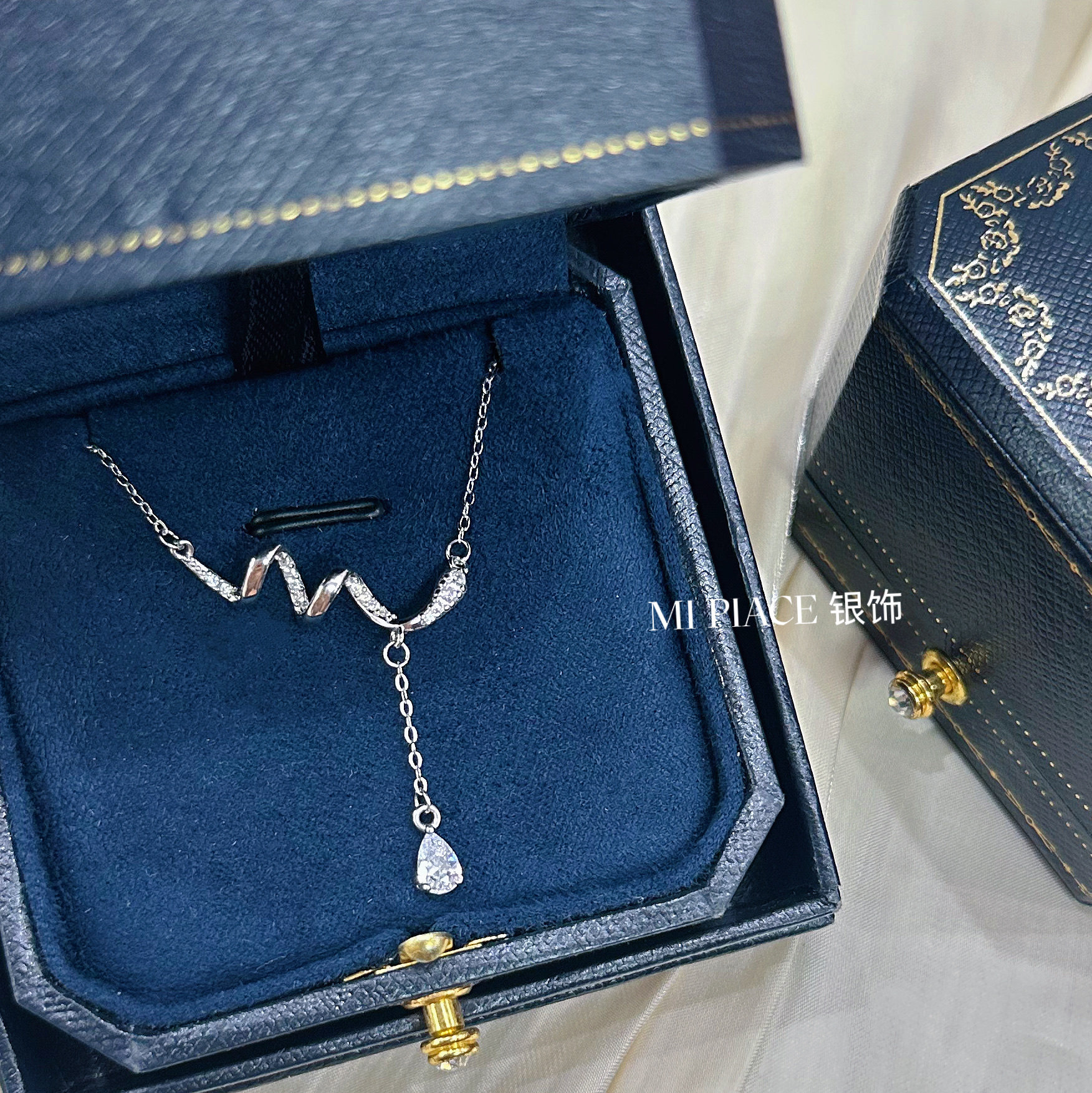 s999纯银灵蛇流苏项链女轻奢小众设计感锁骨链送女生闺蜜生日礼物