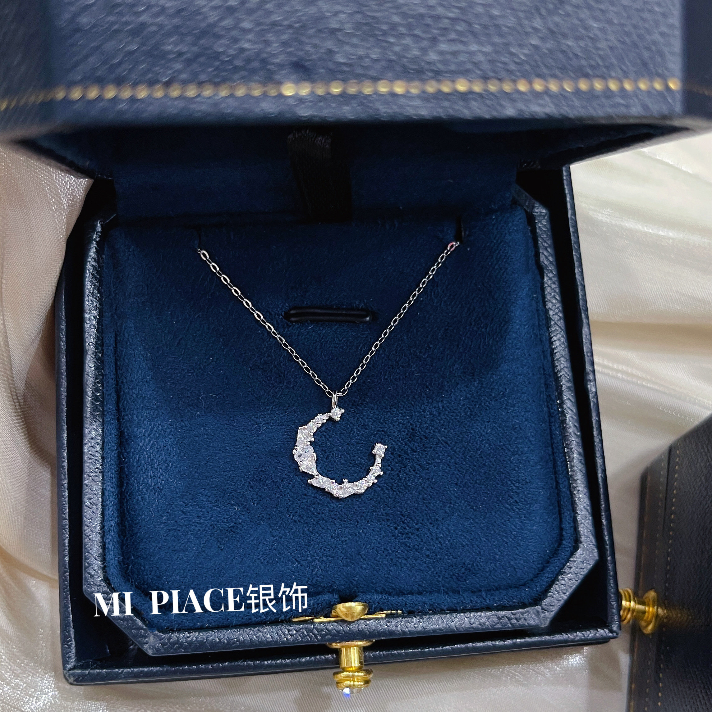 月牙项链女s 999纯银轻奢小众设计锁骨链月亮吊坠送闺蜜生日礼物