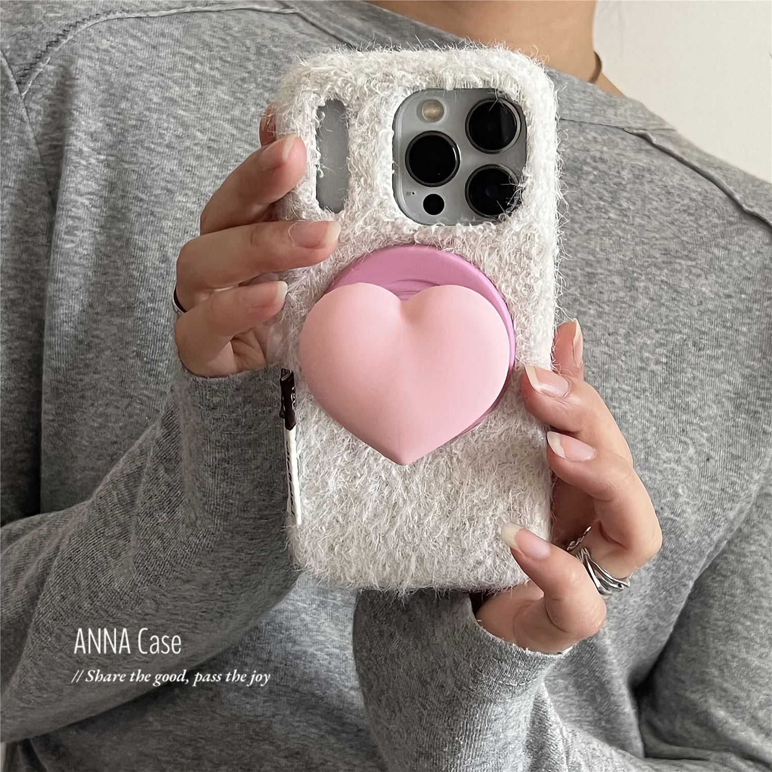 ANNACASEins秋冬白色毛绒粉爱心磁吸支架适用苹果17promax手机壳iphone14女15pro新款13全包16pro防摔保护套