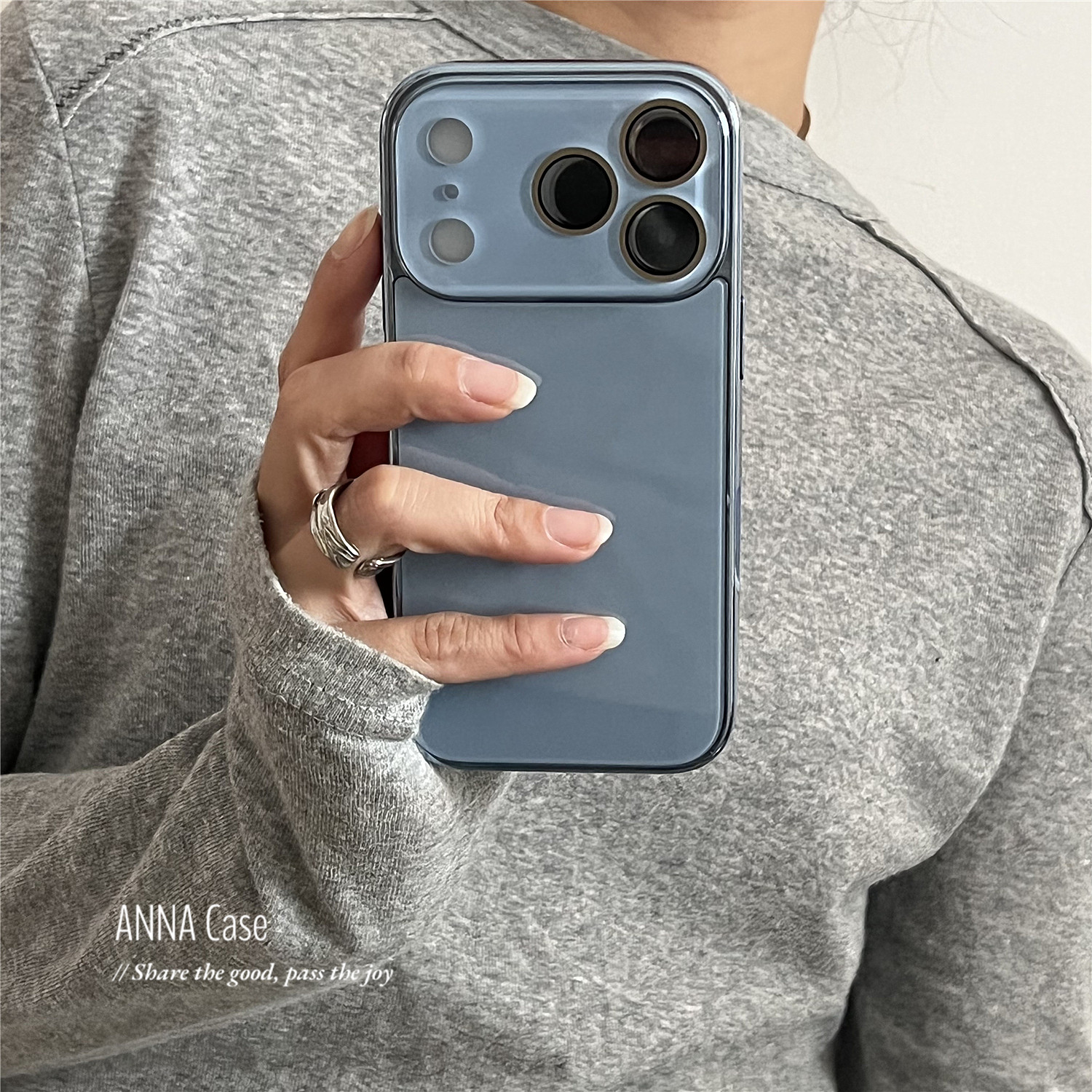 高级感清透冰川雾蓝玻璃手机壳